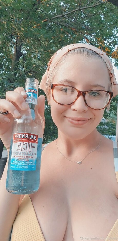 mykenzieren OnlyFans nackte Brüste