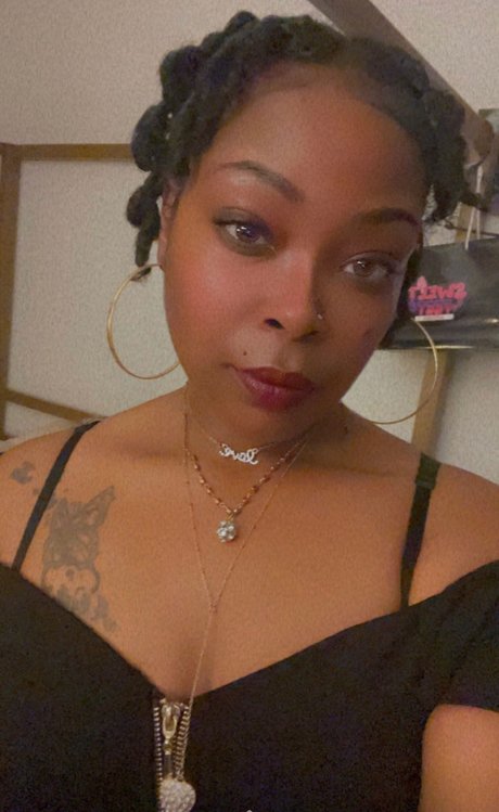 Kween Loki OnlyFans Fotos