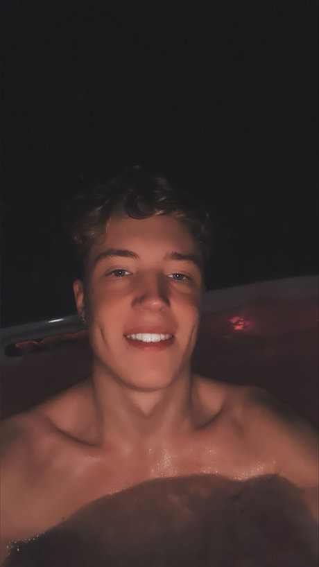 MASTER TOM_ OnlyFans geleakter Pornografie