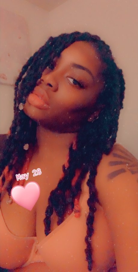 Nola Darling Nacktbilder von OnlyFans