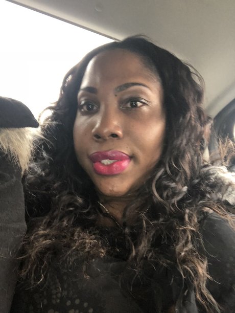 nikkiww2 OnlyFans Bilder