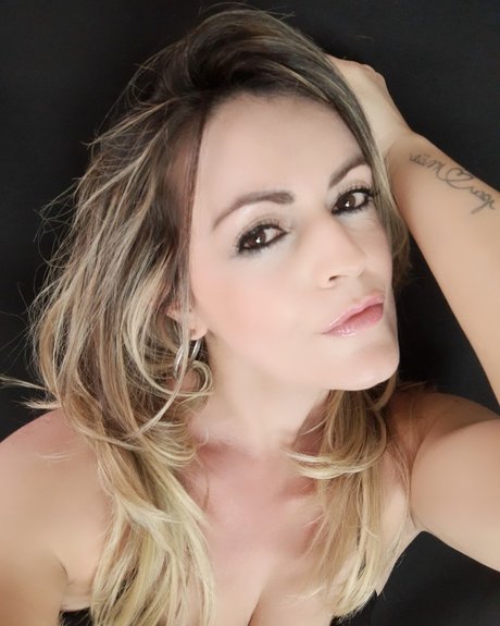 Paula Milk OnlyFans nackte Brüste