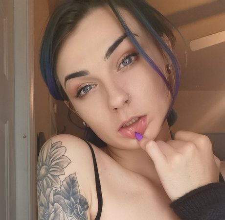 Premiumprettylittlepurrrl OnlyFans