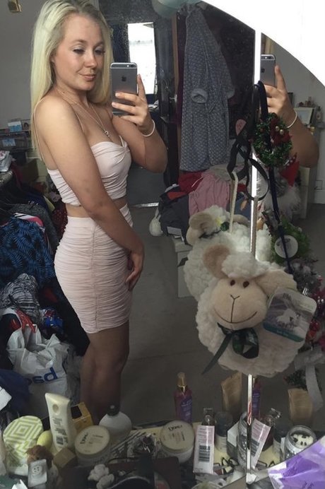 Poppy Hunter FREE TEASER ACCOUNT Nacktbilder von OnlyFans geleakt