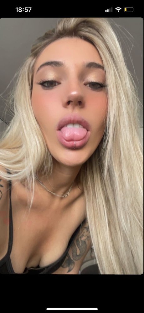 Popistone OnlyFans Model Fotos