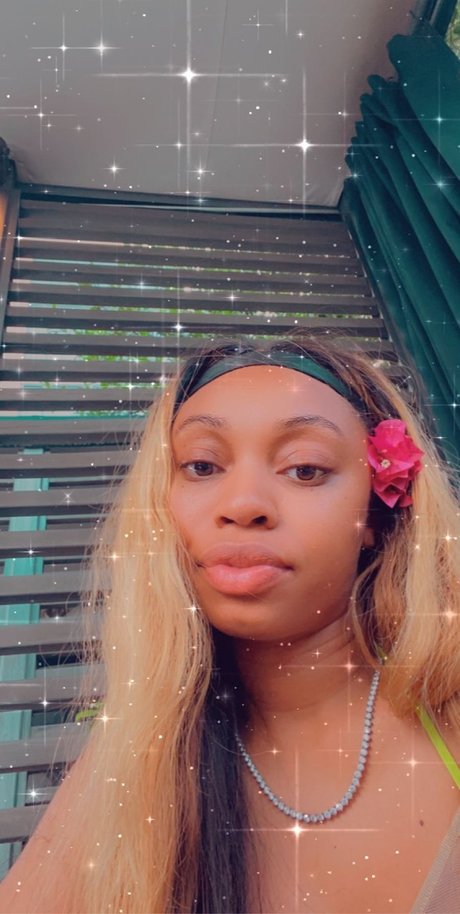 Platinum Diamond Lips Nacktbilder OnlyFans