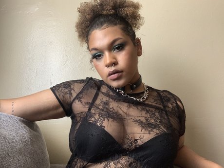 Pissunderstood Oben ohne OnlyFans