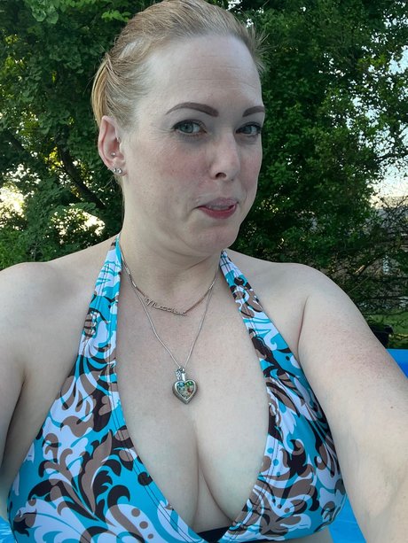 Pink Ribbons_ Leaks von Nacktbildern auf OnlyFans