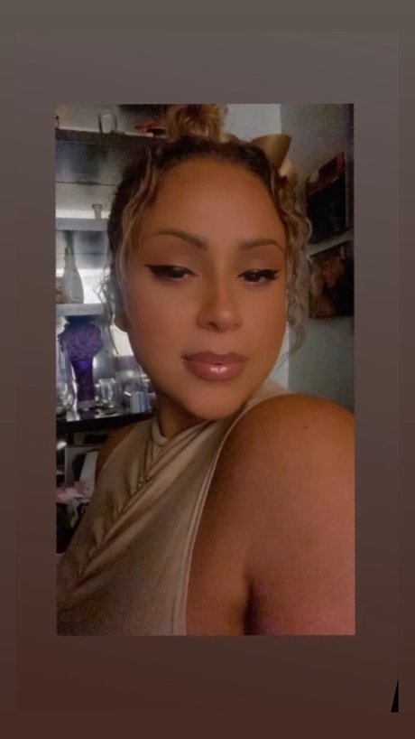 Crystal Lee OnlyFans Striptease