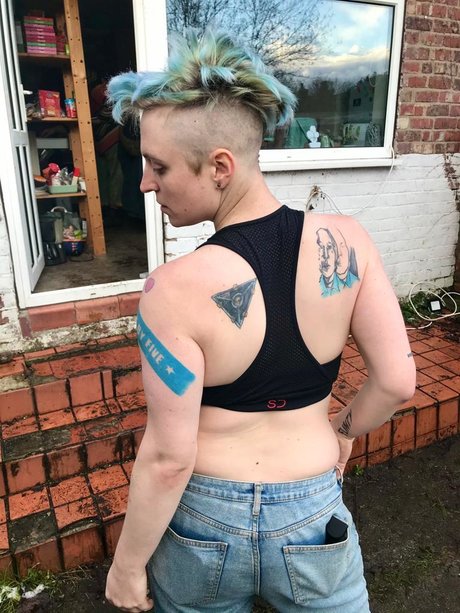 Rae Cosmos Leak von OnlyFans