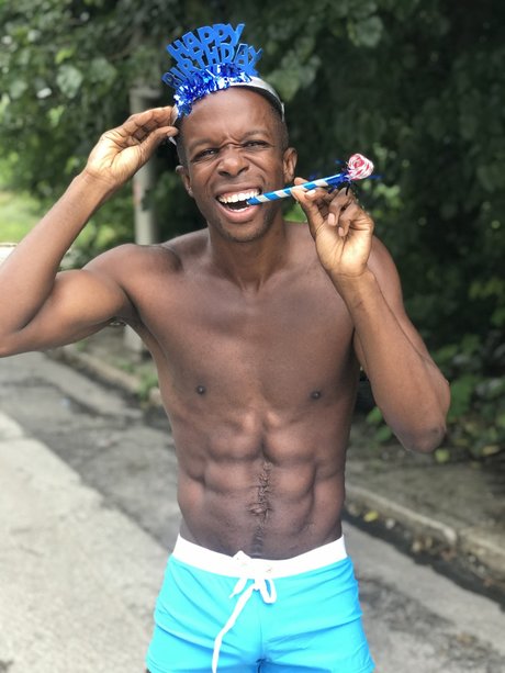 Queen Of The Ratchet OnlyFans-Bilder