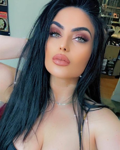 QueenofPersia OnlyFans Nacktbilder geleakt