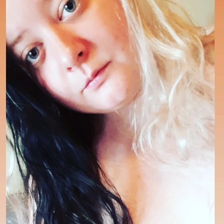 Purple Mia Leaked OnlyFans Bilder