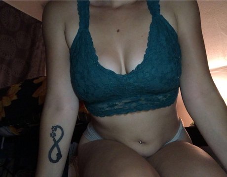 Riya Nacktbilder von OnlyFans geleakt