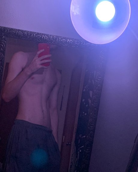 Riley Ruk Nackt auf OnlyFans Leaks