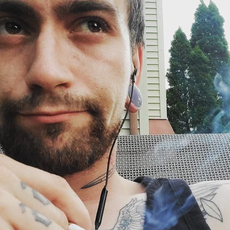 Rick dare NurlyFans-Pornos