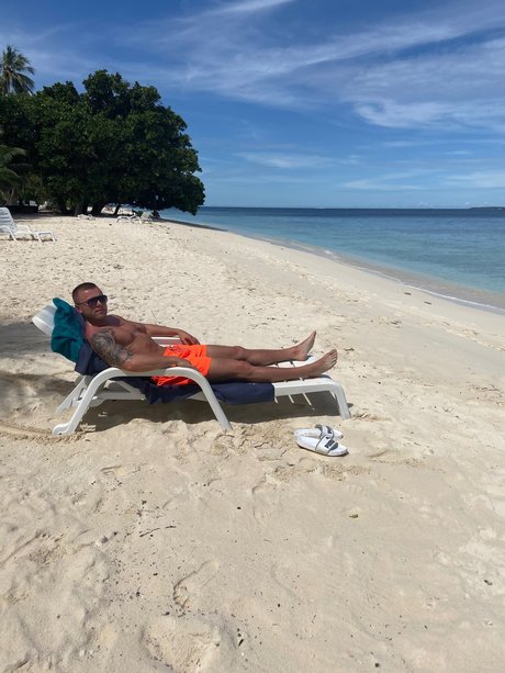 Ricco Nacktbilder von OnlyFans geleakt