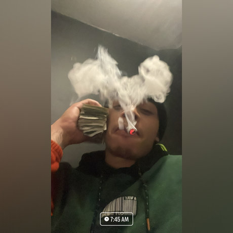 RenzoBaby OnlyFans nackte Brüste