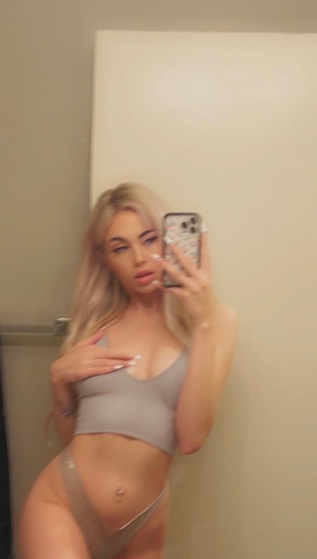 _Renee Renn_ OnlyFans Leak