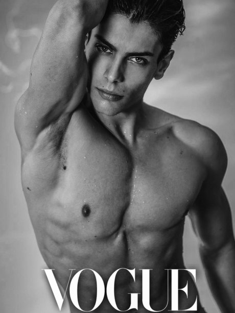 real emanueleOF OnlyFans nackte Brüste