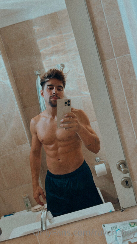 _R VEN_ OnlyFans Nacktbilder