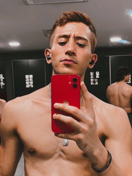 Mario versa Nacktbilder von OnlyFans