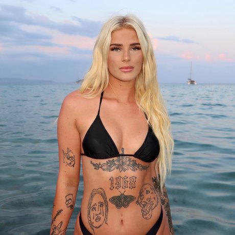 _MARIA FREE PAGE OnlyFans Leak