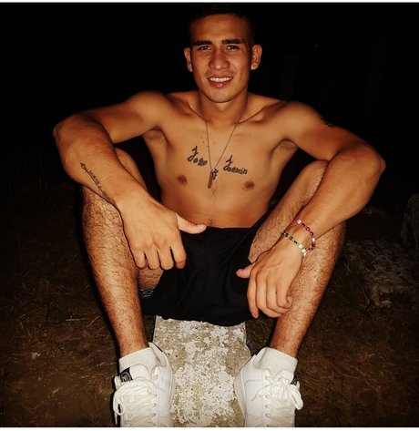 M uro12 OnlyFans Fotos