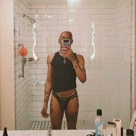 Norman Batez Nacktbilder geleakt OnlyFans Nacktporno