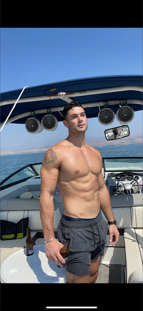 Master Apex Nacktbilder von OnlyFans geleakt