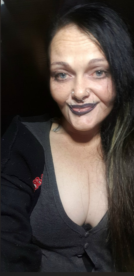 Br ahz lb b K d_ OnlyFans schlank