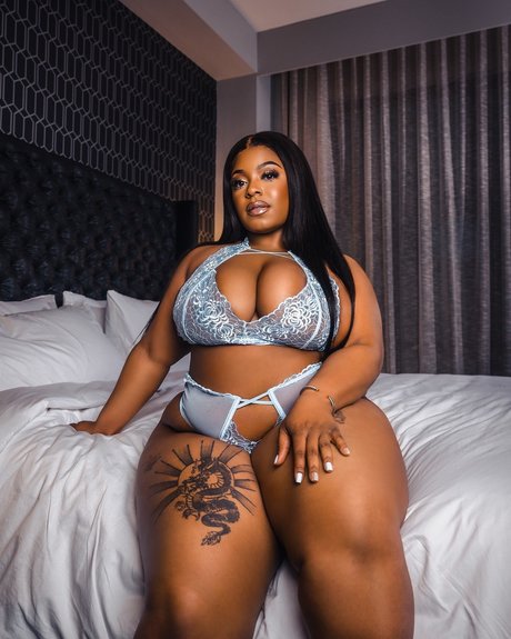 Chloe Santiago_ OnlyFans Leak