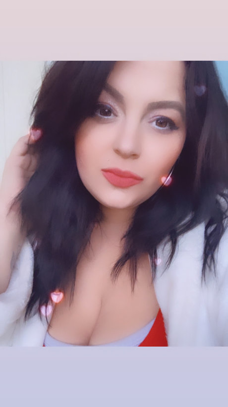 Bec wit the neck_ OnlyFans Model Fotos