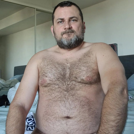 mcubr71 18 OnlyFans schlank