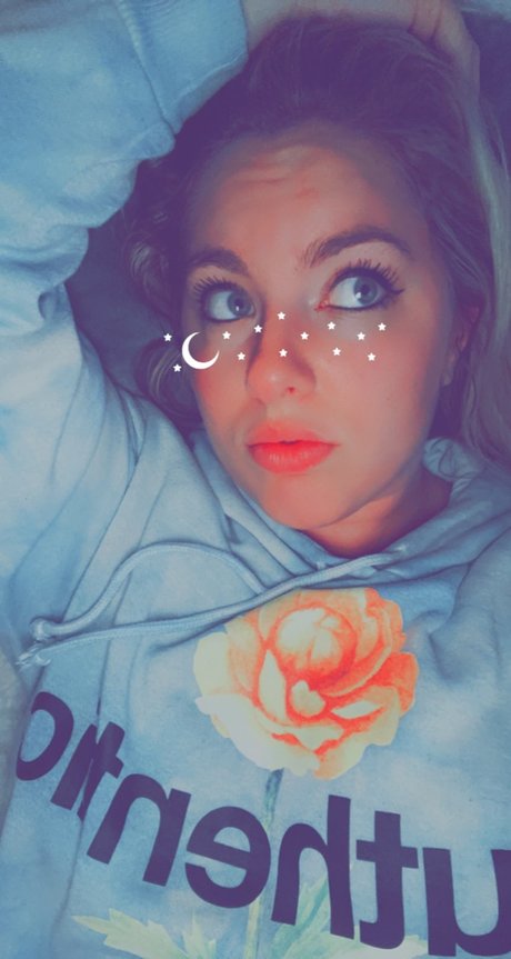 Mayla Oben ohne OnlyFans