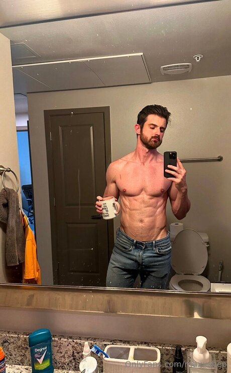 Max Shepard OnlyFans-Bilder