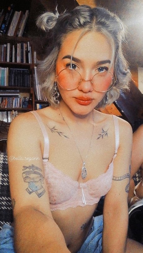 _bella regann_ OnlyFans Archiv
