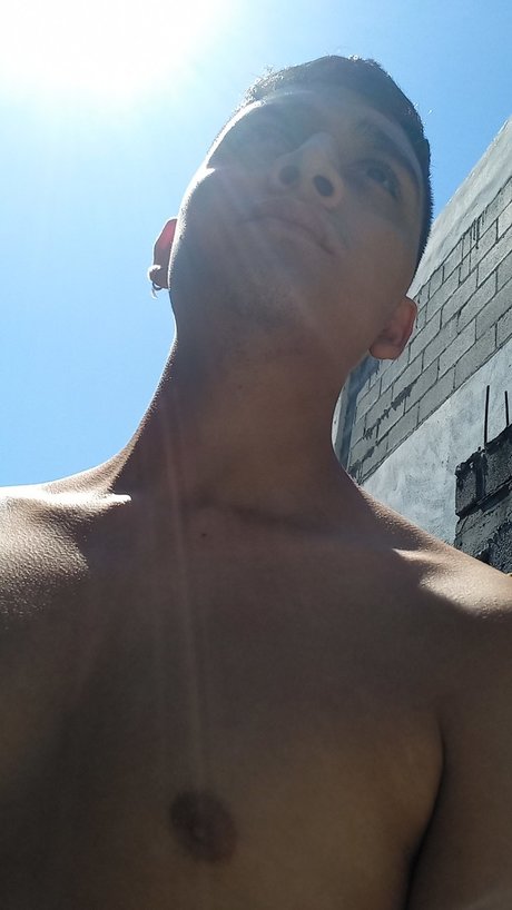 Bed Breaker Nackt auf OnlyFans