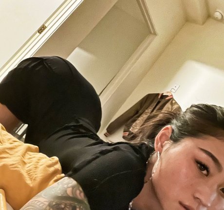 Mae Col Nacktbilder von OnlyFans geleakt