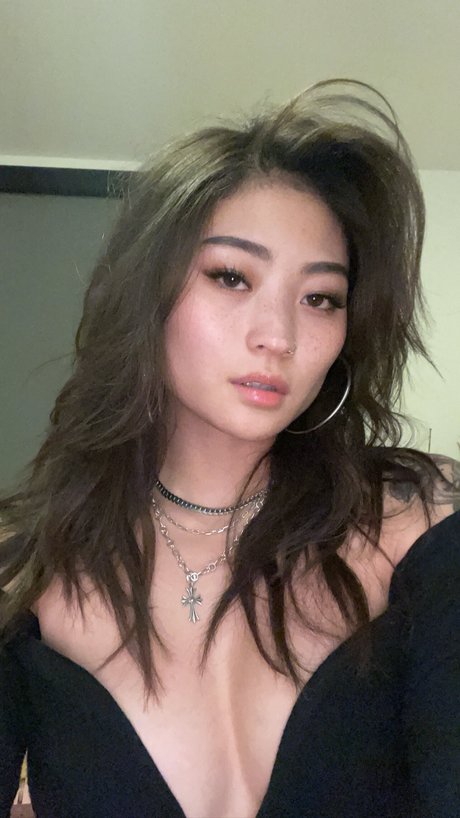 Mae Col Nackt auf OnlyFans