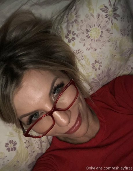 ashleyfires OnlyFans Sextape