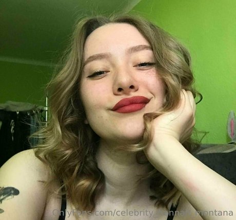 celebrity hannah montana Nacktbilder auf OnlyFans