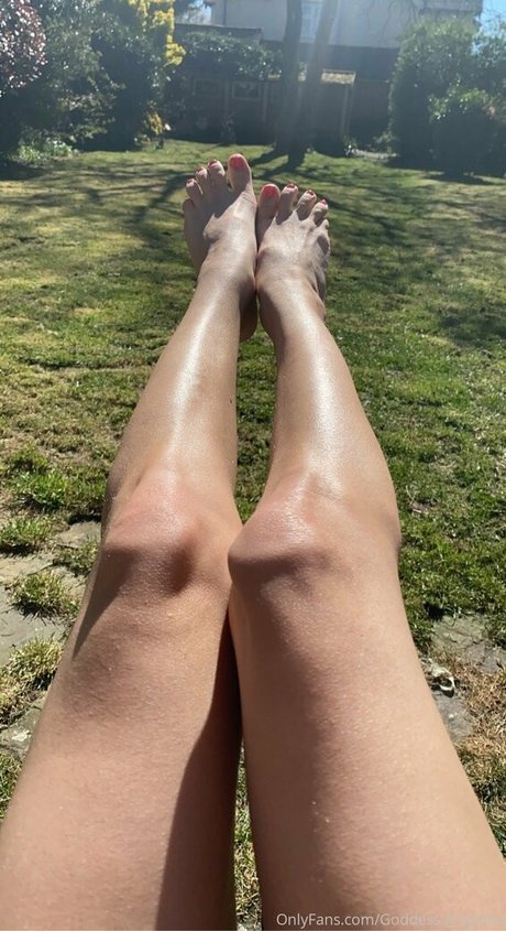 angelikarougefree OnlyFans Striptease