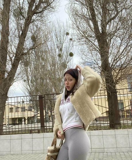 elliemooree XXX OnlyFans