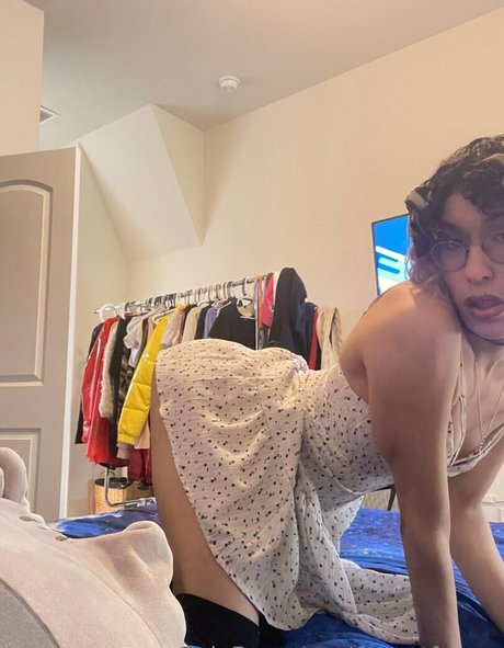 lehrerin milf onlyfans hübsch Selfie