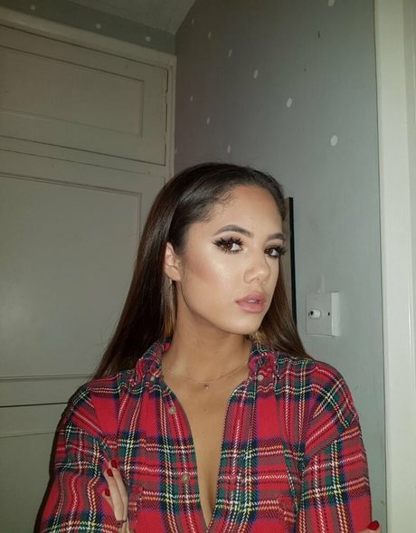 Saoirse Alicia Behzadi OnlyFans-Pornos