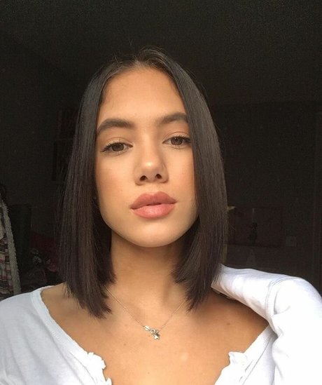 Saoirse Alicia Behzadi Sexy OnlyFans