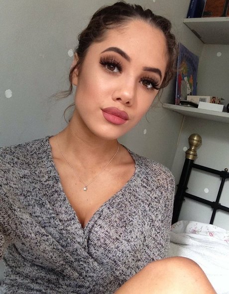 Saoirse Alicia Behzadi Leaks OnlyFans