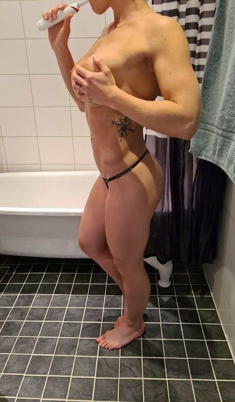 lilystrongfree Nacktpornos auf OnlyFans