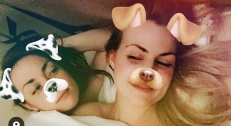 Rose And Rosie OnlyFans Bilder